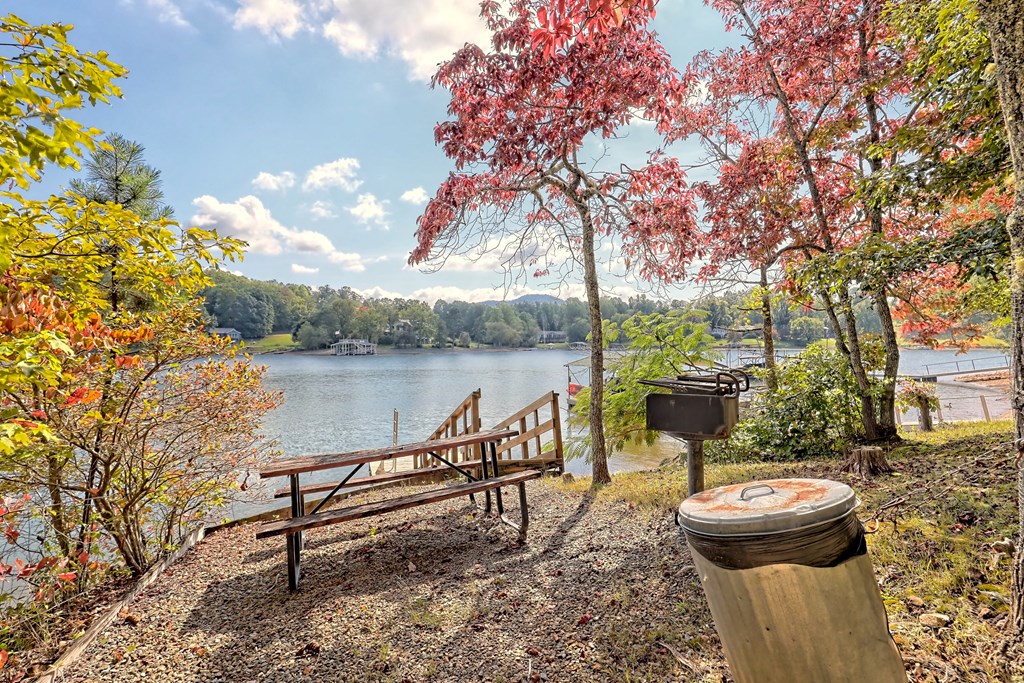 1060 Chatuge Village Circle