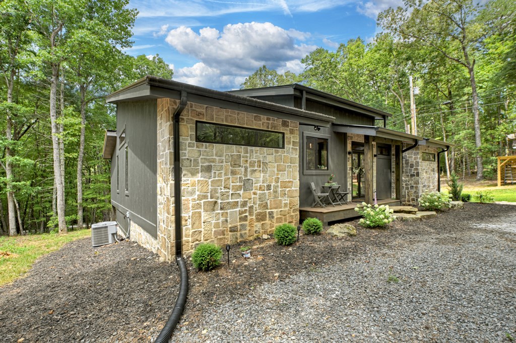 2596 Hwy 2