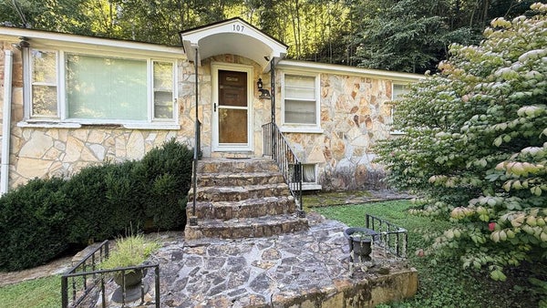 107 CHEROKEE AVE, ANDREWS, NC 28901 - Image c34cc7b45fec5f5e169c90f48261bbf8/2004241433