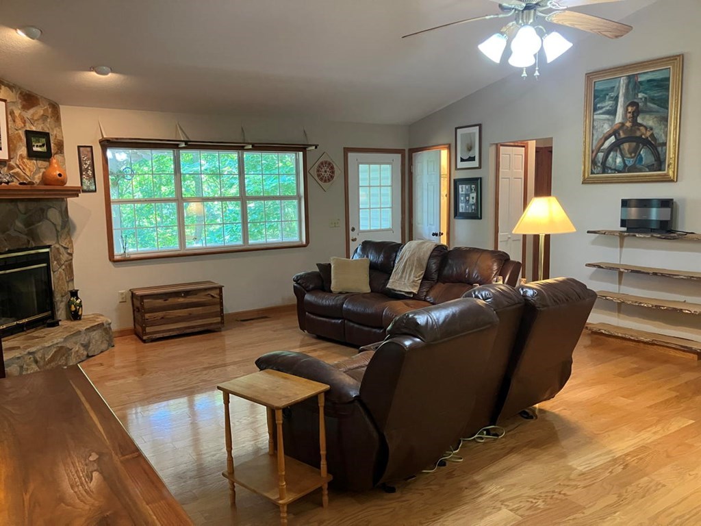6364 Springwood Trail
