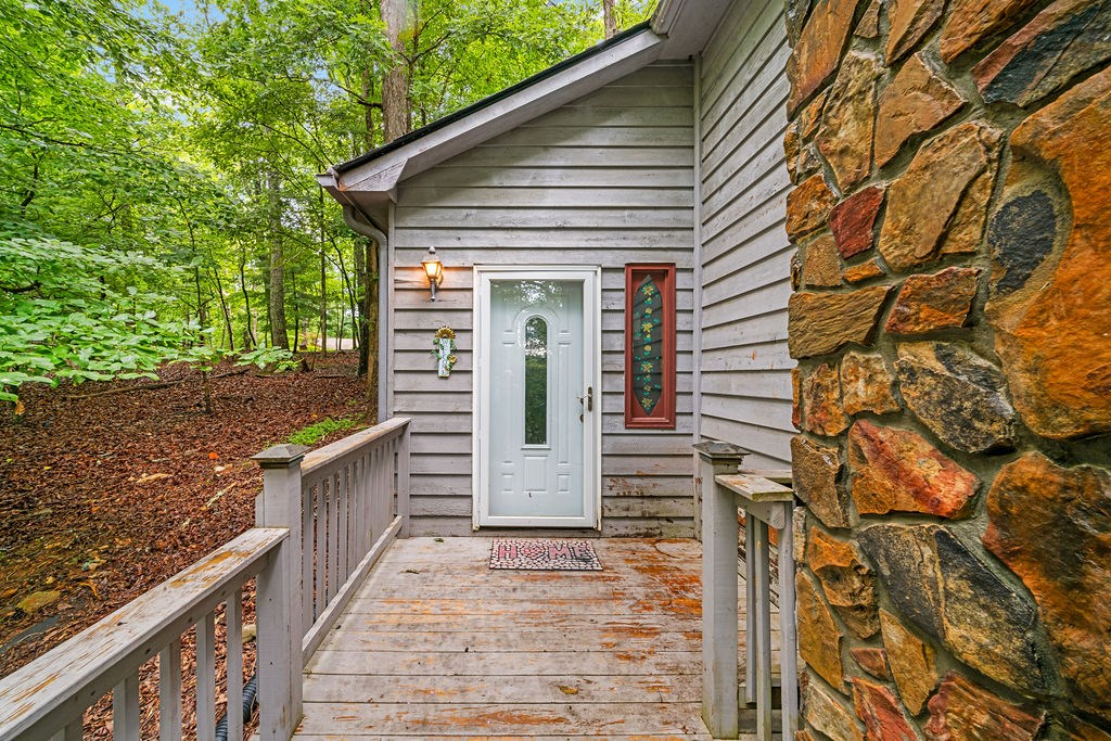 166 Lakeview Trace