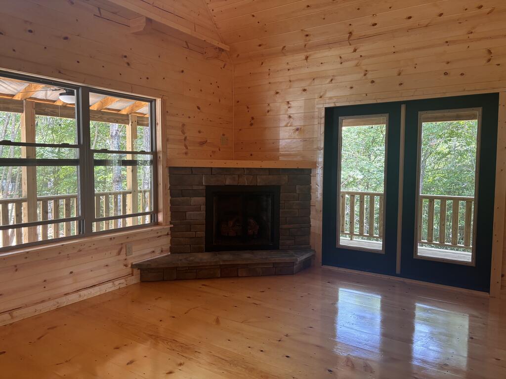 752 Whispering Ridge Dr.