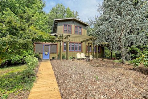 A home in Hayesville