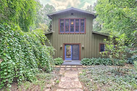 A home in Hayesville