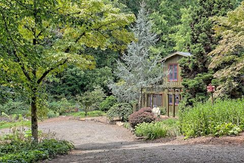 A home in Hayesville