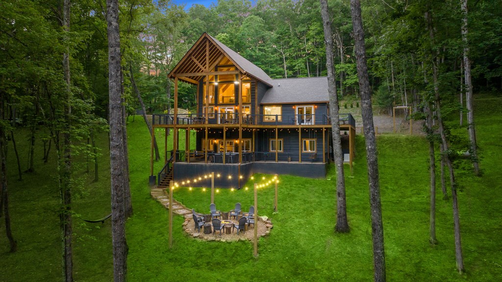 750 Laurel Crossing