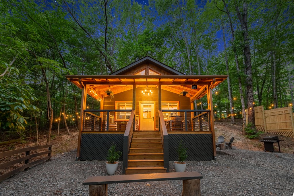 750 Laurel Crossing