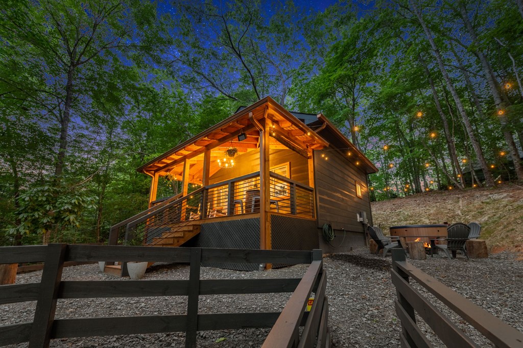 750 Laurel Crossing