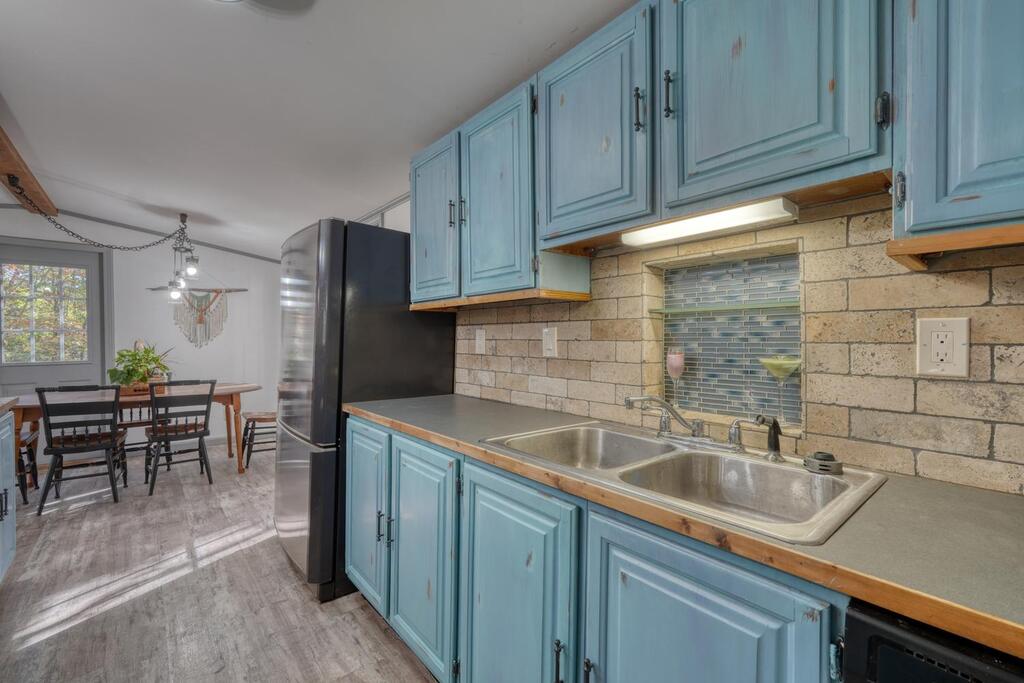 78 Hall Creek Road