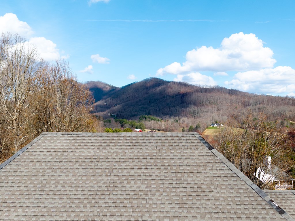 476 Licklog Ridge