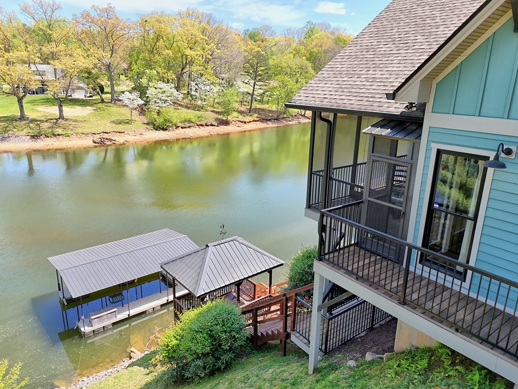 Hayesville, North Carolina, 28904, United States, 3 Bedrooms Bedrooms, ,4 BathroomsBathrooms,Residential,Active,2038145