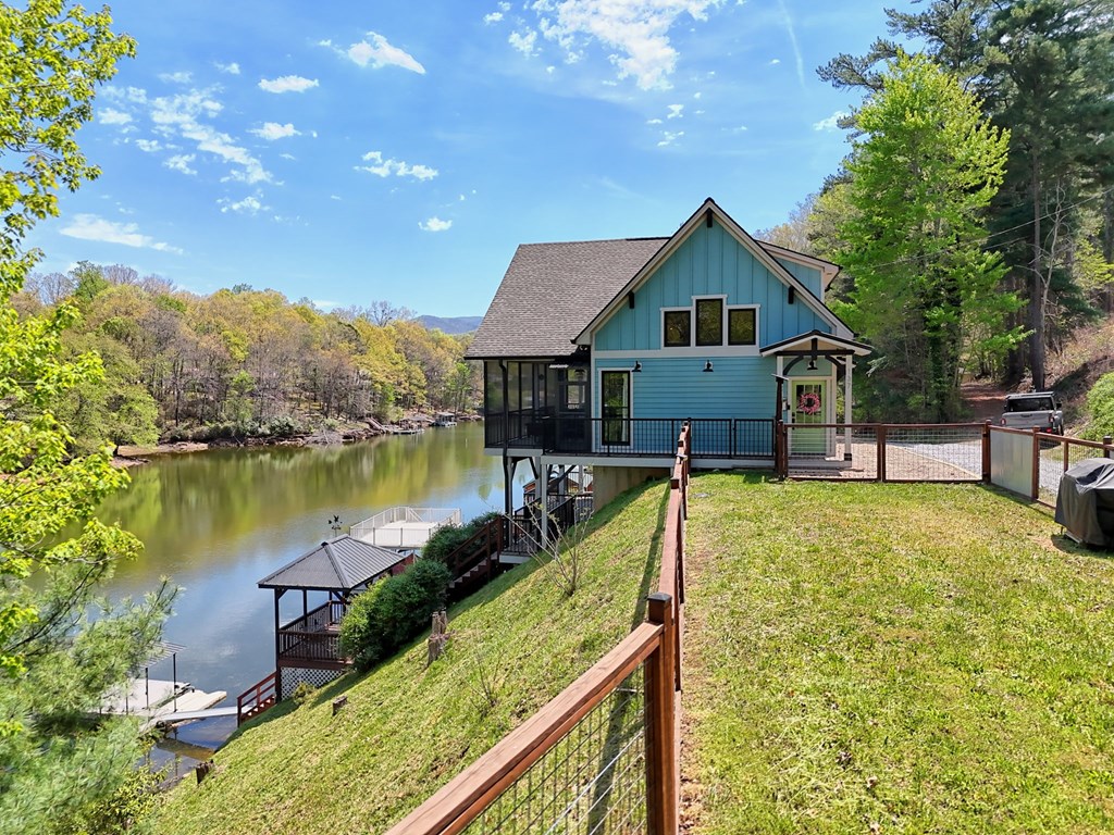 Hayesville, North Carolina, 28904, United States, 3 Bedrooms Bedrooms, ,4 BathroomsBathrooms,Residential,Active,2038145