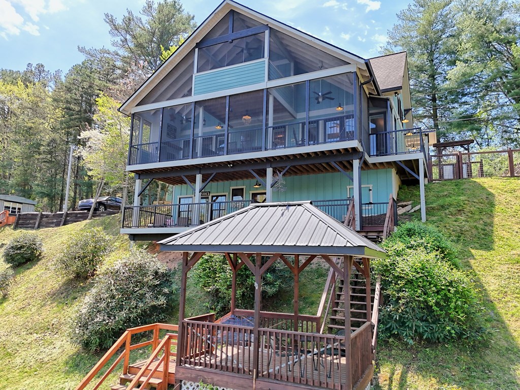 Hayesville, North Carolina, 28904, United States, 3 Bedrooms Bedrooms, ,4 BathroomsBathrooms,Residential,Active,2038145