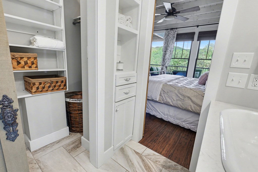 Hayesville, North Carolina, 28904, United States, 3 Bedrooms Bedrooms, ,4 BathroomsBathrooms,Residential,Active,2038145