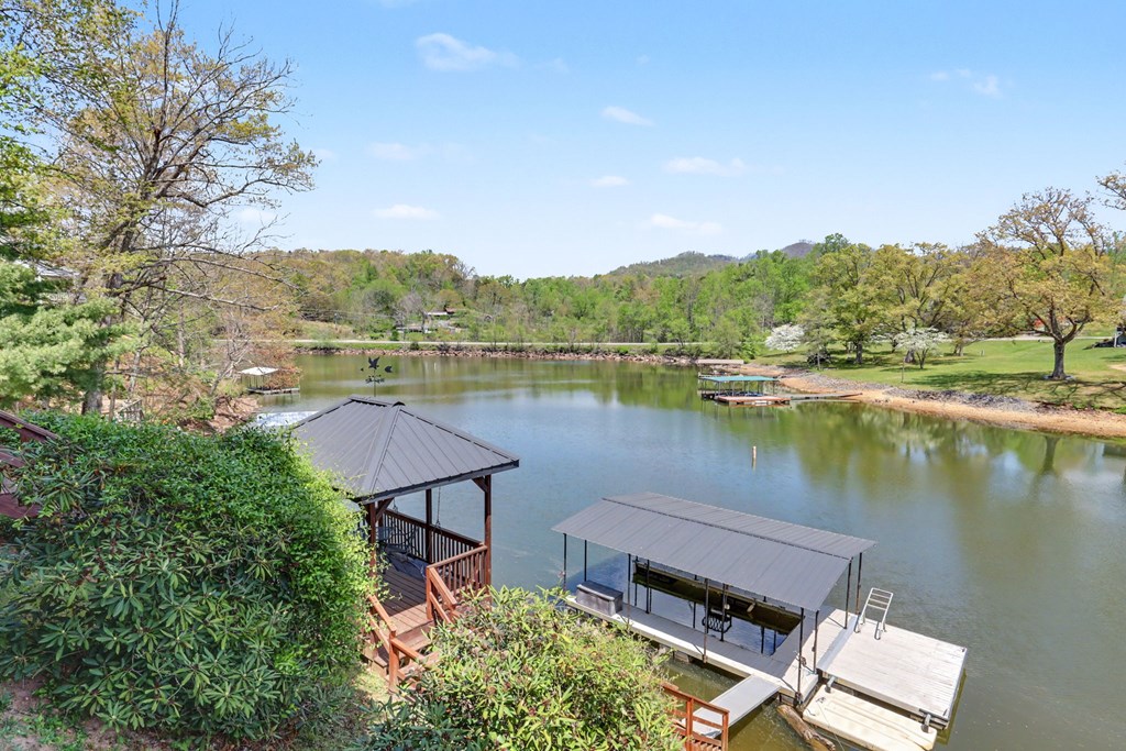 Hayesville, North Carolina, 28904, United States, 3 Bedrooms Bedrooms, ,4 BathroomsBathrooms,Residential,Active,2038145