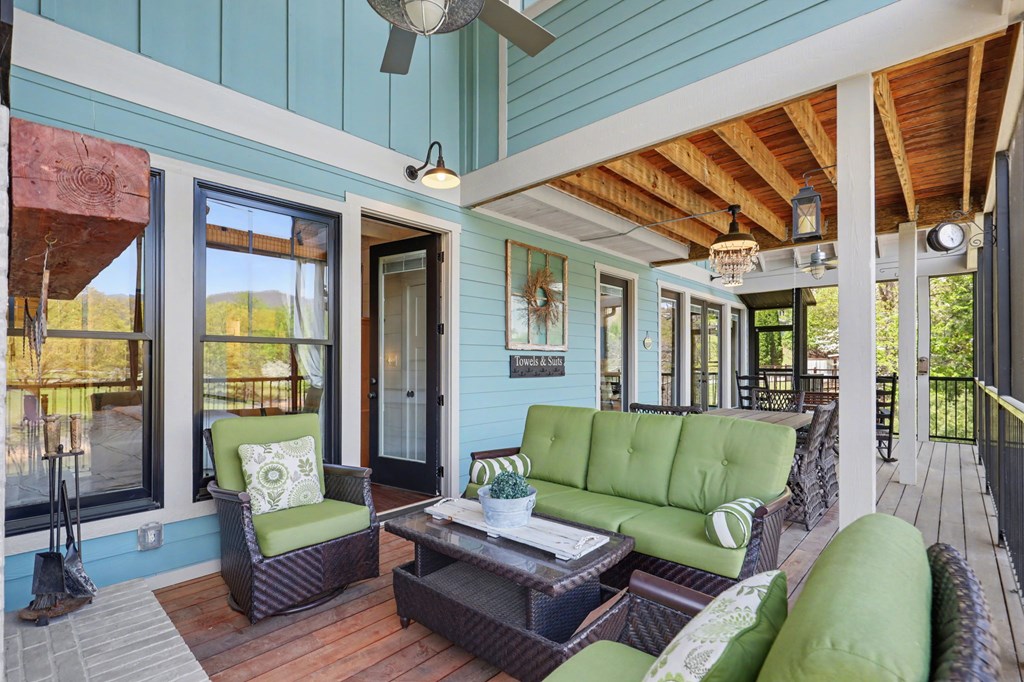 Hayesville, North Carolina, 28904, United States, 3 Bedrooms Bedrooms, ,4 BathroomsBathrooms,Residential,Active,2038145