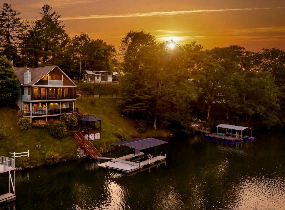 Hayesville, North Carolina, 28904, United States, 3 Bedrooms Bedrooms, ,4 BathroomsBathrooms,Residential,Active,2038145