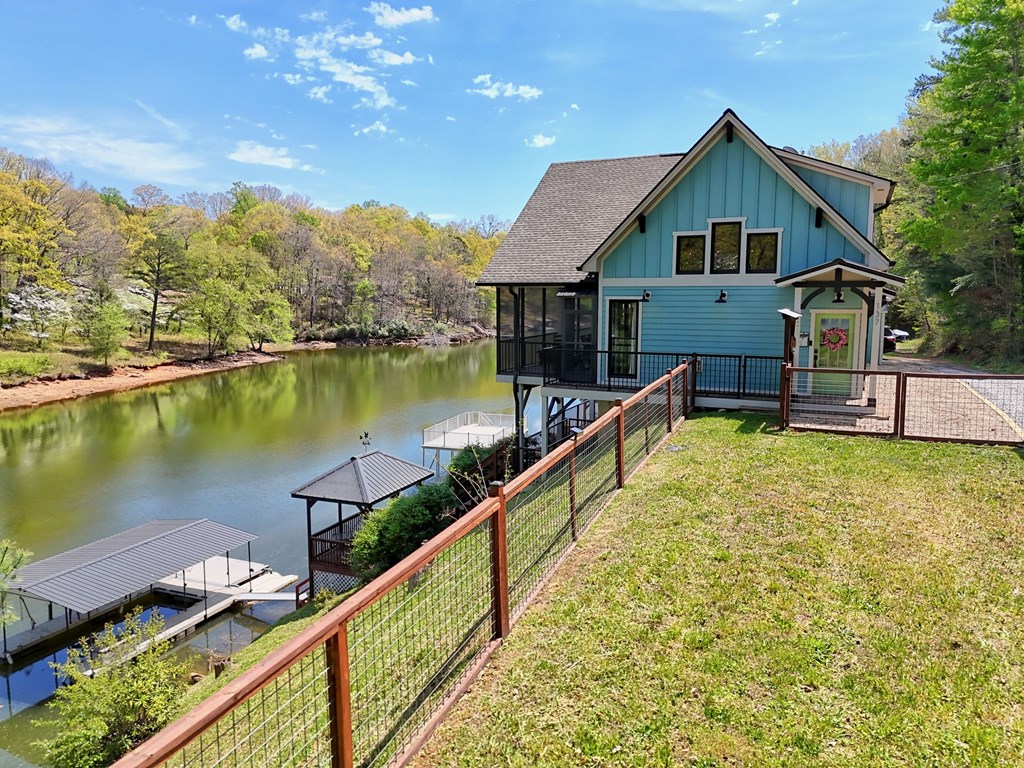 Hayesville, North Carolina, 28904, United States, 3 Bedrooms Bedrooms, ,4 BathroomsBathrooms,Residential,Active,2038145