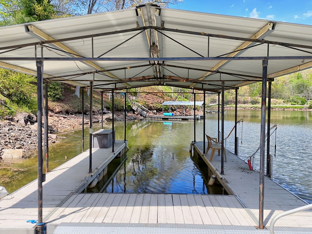 Hayesville, North Carolina, 28904, United States, 3 Bedrooms Bedrooms, ,4 BathroomsBathrooms,Residential,Active,2038145