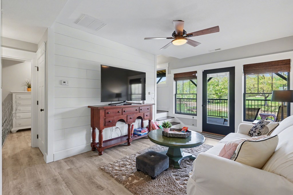 Hayesville, North Carolina, 28904, United States, 3 Bedrooms Bedrooms, ,4 BathroomsBathrooms,Residential,Active,2038145