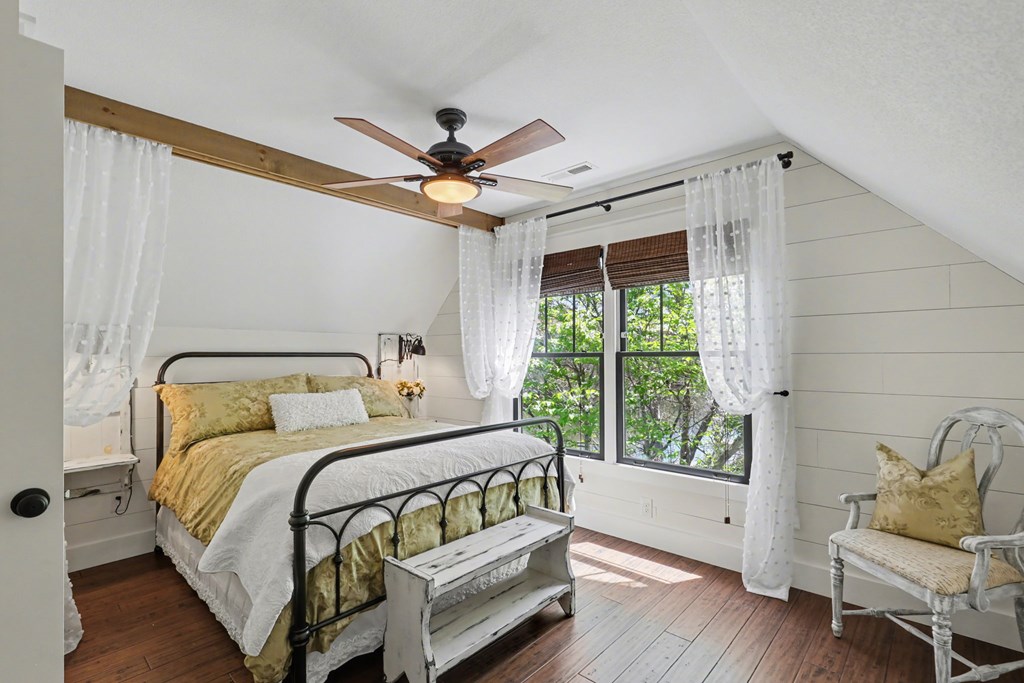 Hayesville, North Carolina, 28904, United States, 3 Bedrooms Bedrooms, ,4 BathroomsBathrooms,Residential,Active,2038145