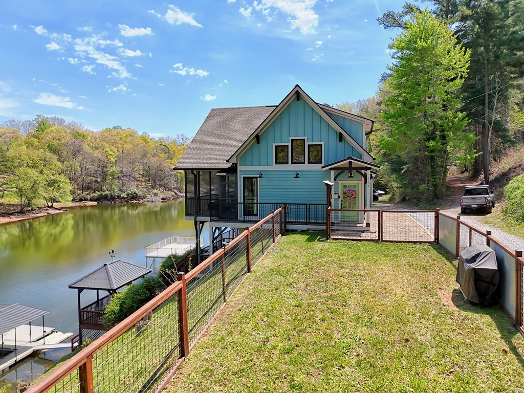 Hayesville, North Carolina, 28904, United States, 3 Bedrooms Bedrooms, ,4 BathroomsBathrooms,Residential,Active,2038145