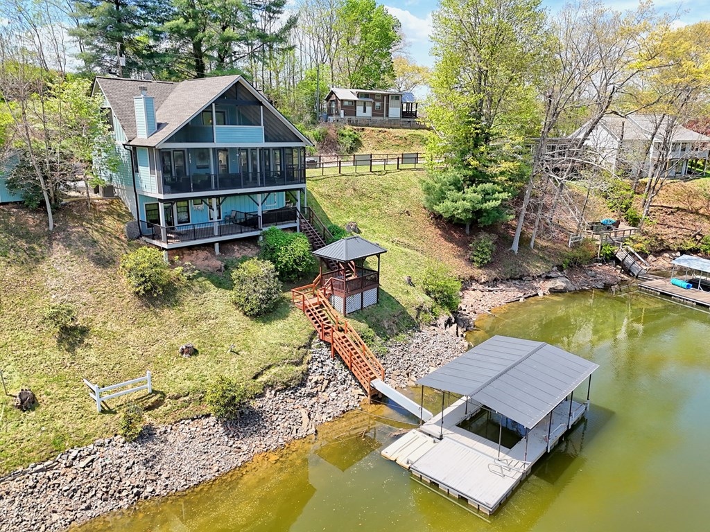 Hayesville, North Carolina, 28904, United States, 3 Bedrooms Bedrooms, ,4 BathroomsBathrooms,Residential,Active,2038145