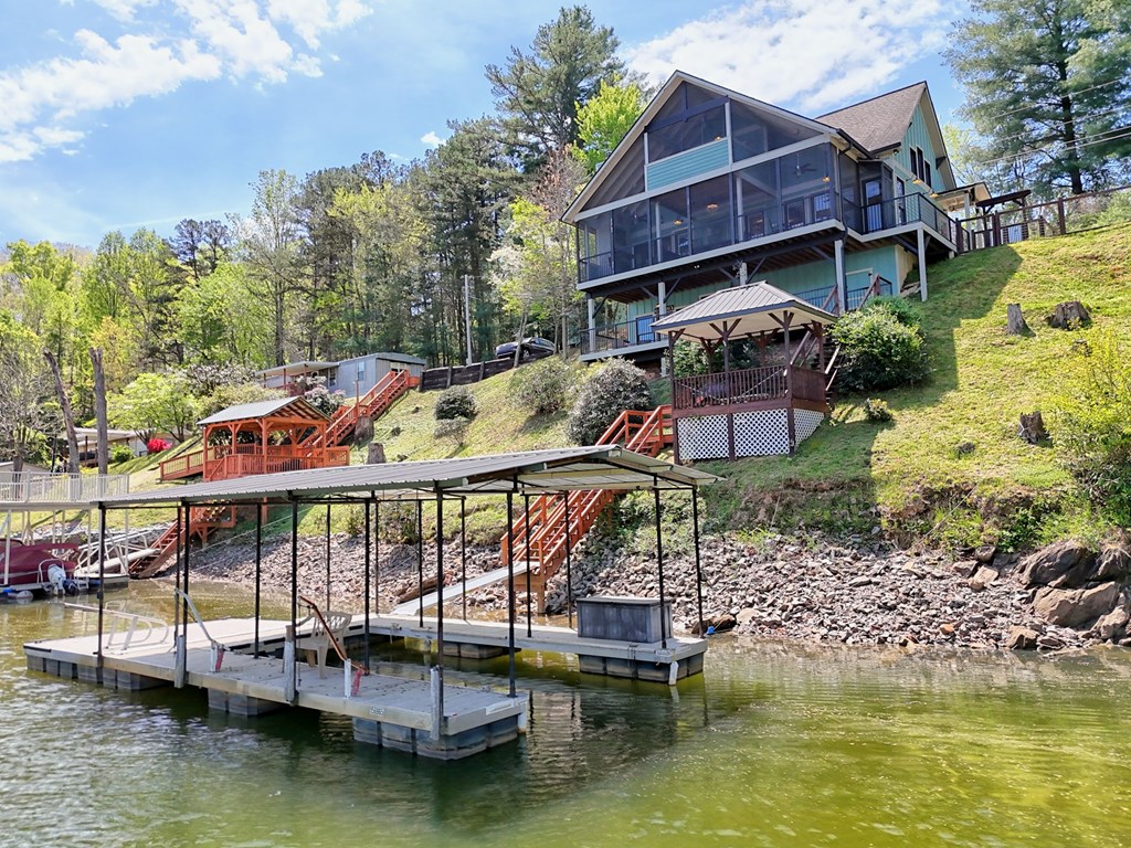 Hayesville, North Carolina, 28904, United States, 3 Bedrooms Bedrooms, ,4 BathroomsBathrooms,Residential,Active,2038145