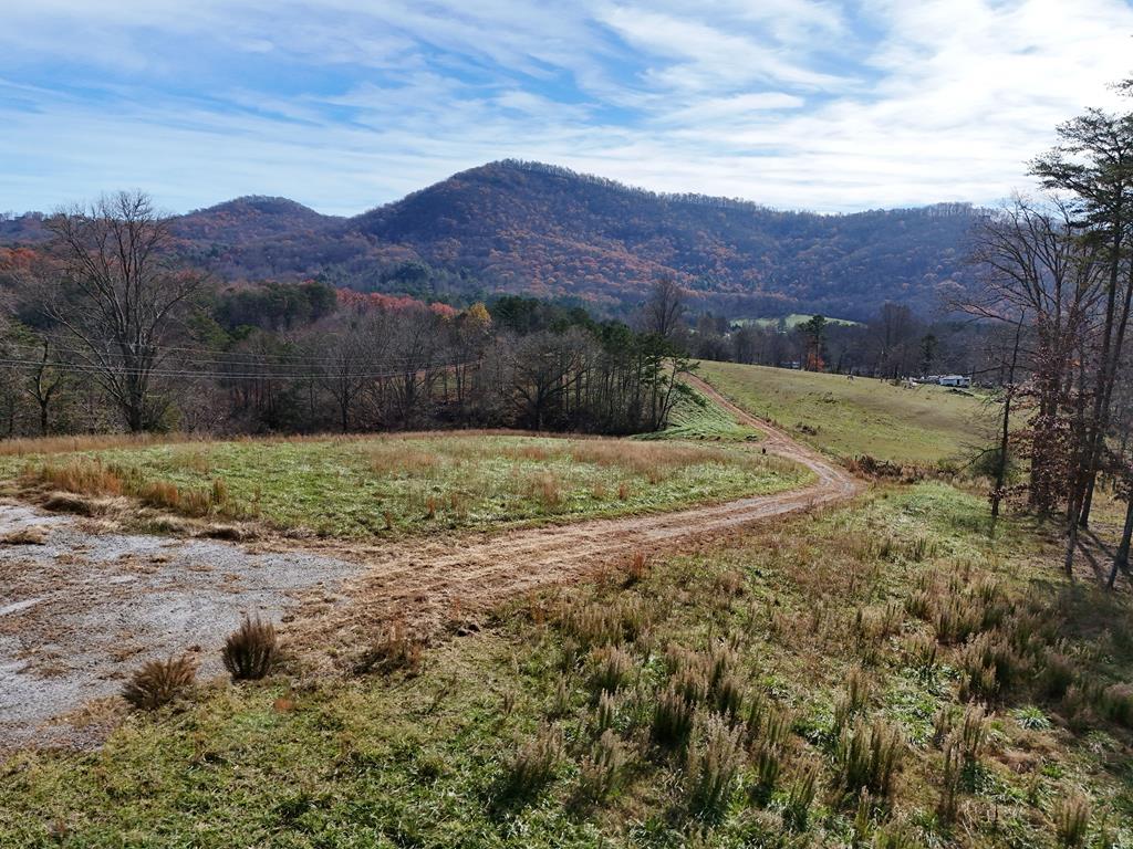 902 Deitz Cable Road