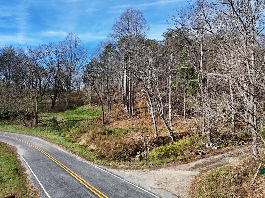 902 Deitz Cable Road