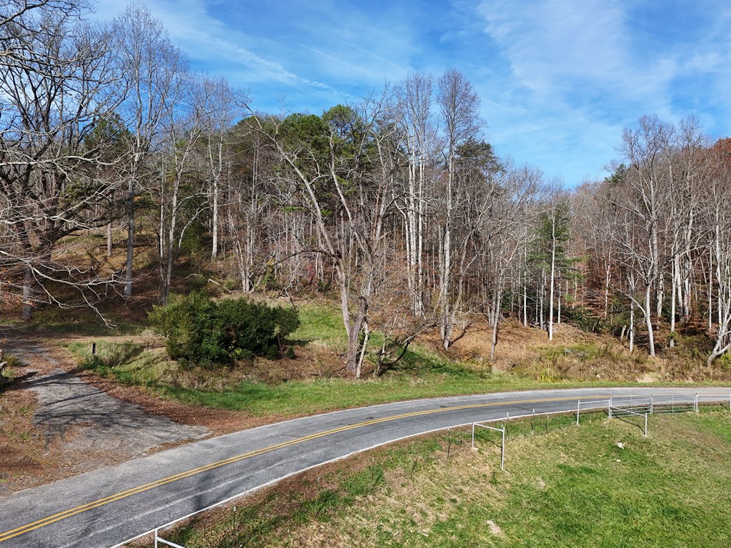 902 Deitz Cable Road