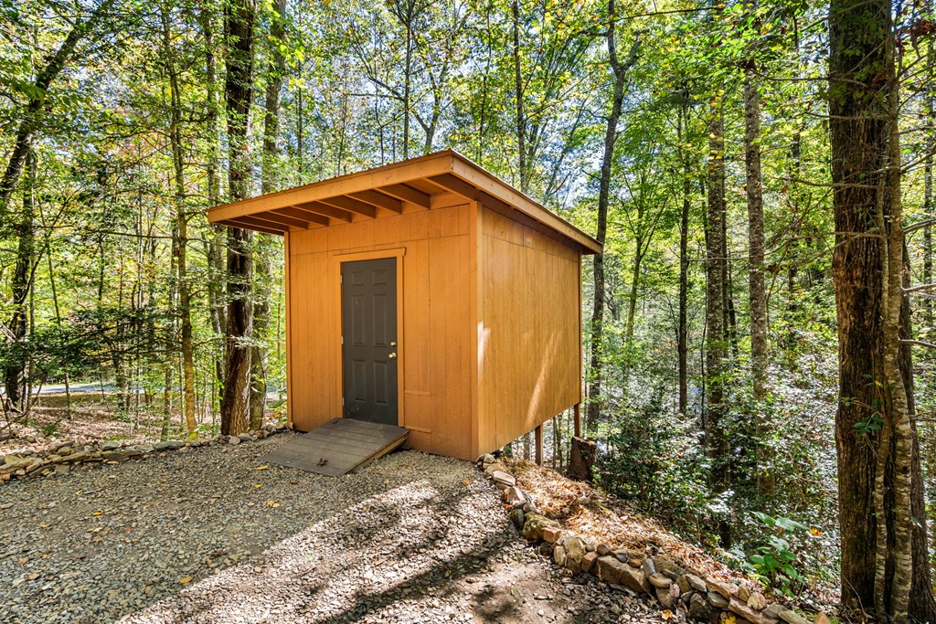 33 Hundred Acre Woods