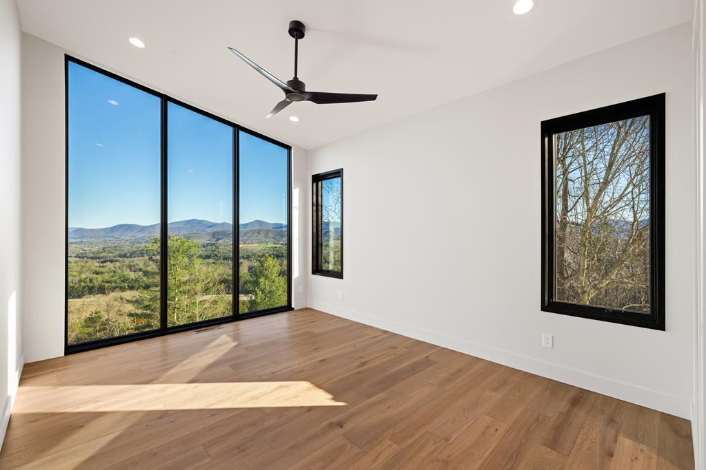 Blairsville, Georgia, 30512, United States, 4 Bedrooms Bedrooms, ,4 BathroomsBathrooms,Residential,Active,2033702