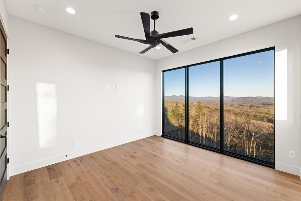 Blairsville, Georgia, 30512, United States, 4 Bedrooms Bedrooms, ,4 BathroomsBathrooms,Residential,Active,2033702