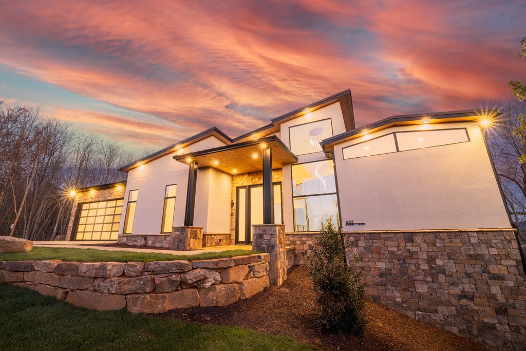 Blairsville, Georgia, 30512, United States, 4 Bedrooms Bedrooms, ,4 BathroomsBathrooms,Residential,Active,2033702