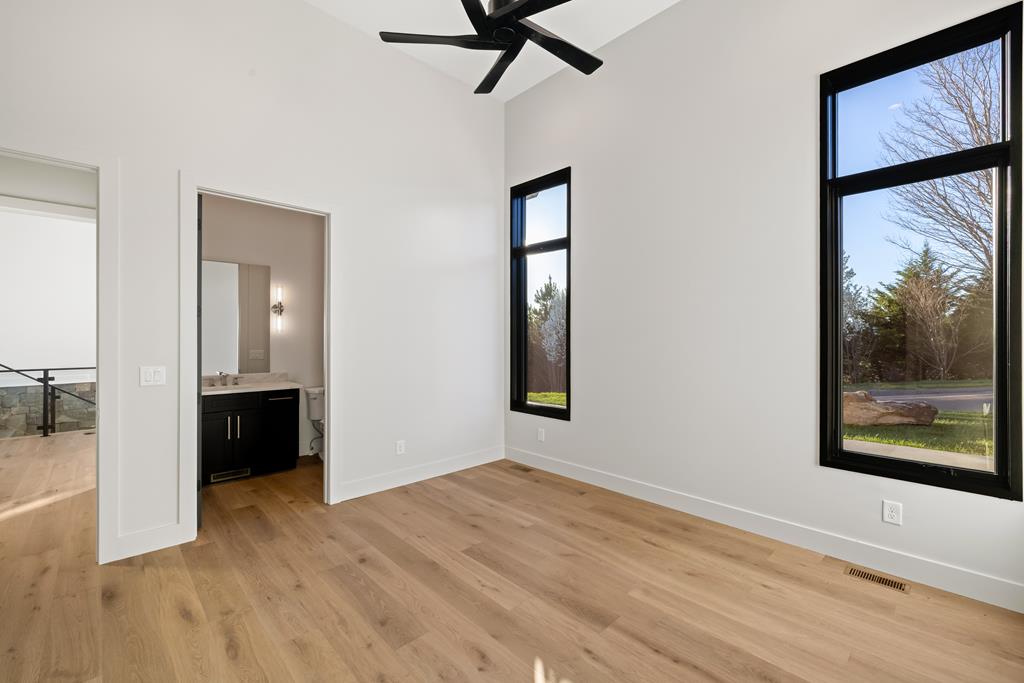 Blairsville, Georgia, 30512, United States, 4 Bedrooms Bedrooms, ,4 BathroomsBathrooms,Residential,Active,2033702