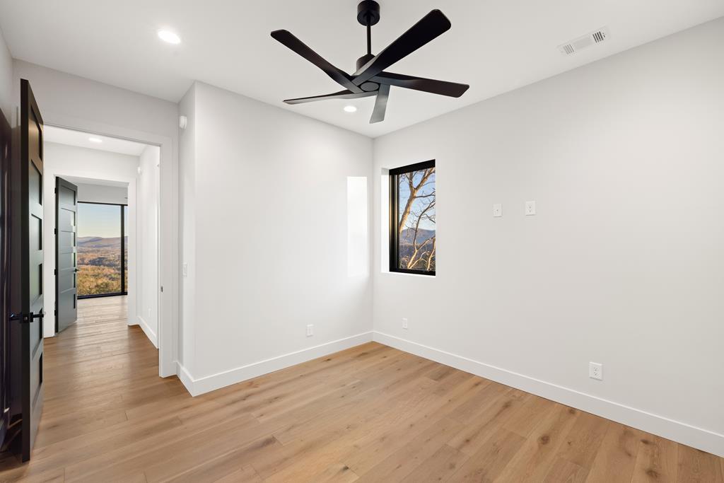 Blairsville, Georgia, 30512, United States, 4 Bedrooms Bedrooms, ,4 BathroomsBathrooms,Residential,Active,2033702