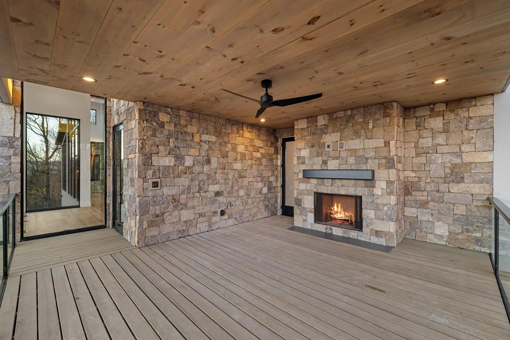 Blairsville, Georgia, 30512, United States, 4 Bedrooms Bedrooms, ,4 BathroomsBathrooms,Residential,Active,2033702