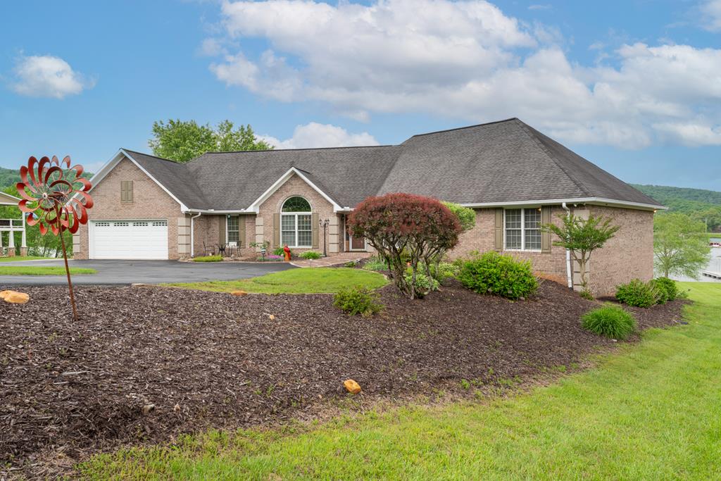 1537 Victoria Woods Drive
