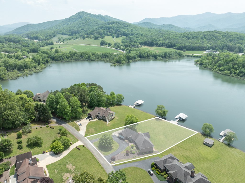 1537 Victoria Woods Drive