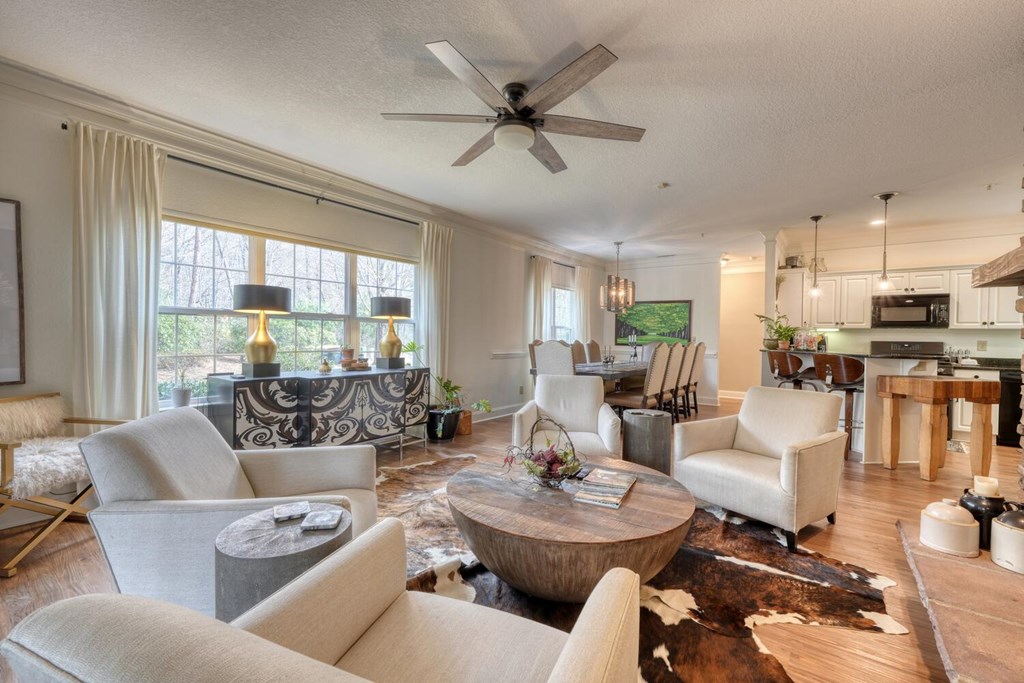 571 Killearney Way F104