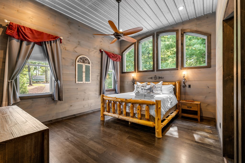 Blue Ridge, Georgia, 30513, United States, 5 Bedrooms Bedrooms, ,4 BathroomsBathrooms,Residential,Active,2031793