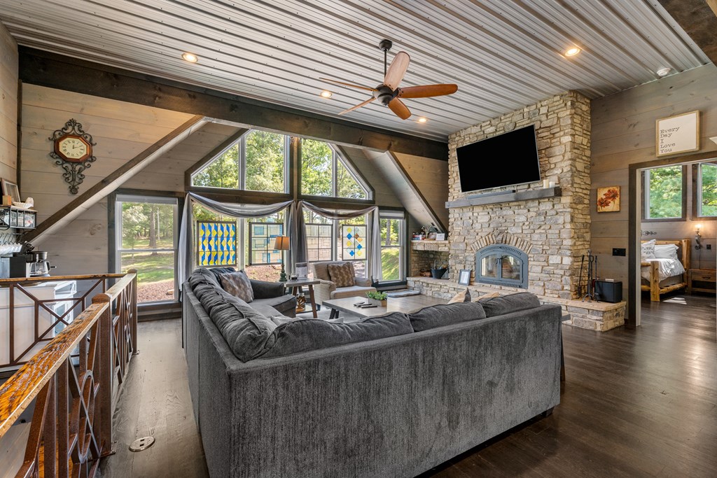 Blue Ridge, Georgia, 30513, United States, 5 Bedrooms Bedrooms, ,4 BathroomsBathrooms,Residential,Active,2031793