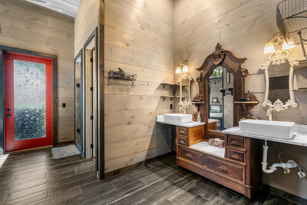 Blue Ridge, Georgia, 30513, United States, 5 Bedrooms Bedrooms, ,4 BathroomsBathrooms,Residential,Active,2031793