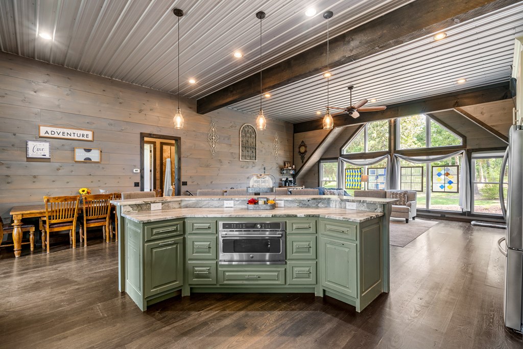 Blue Ridge, Georgia, 30513, United States, 5 Bedrooms Bedrooms, ,4 BathroomsBathrooms,Residential,Active,2031793