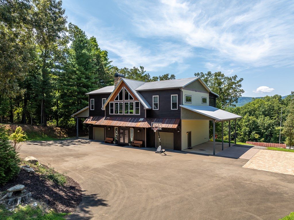 Blue Ridge, Georgia, 30513, United States, 5 Bedrooms Bedrooms, ,4 BathroomsBathrooms,Residential,Active,2031793