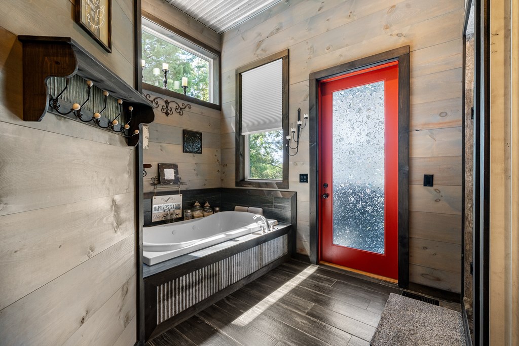 Blue Ridge, Georgia, 30513, United States, 5 Bedrooms Bedrooms, ,4 BathroomsBathrooms,Residential,Active,2031793
