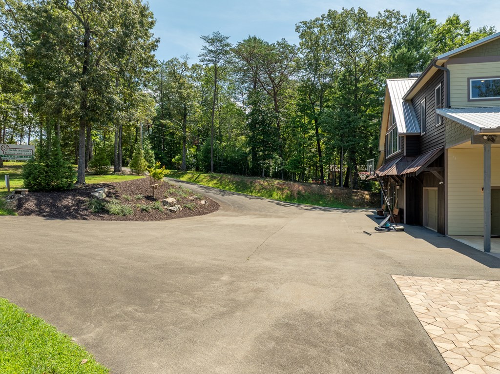 Blue Ridge, Georgia, 30513, United States, 5 Bedrooms Bedrooms, ,4 BathroomsBathrooms,Residential,Active,2031793