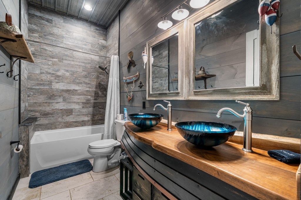 Blue Ridge, Georgia, 30513, United States, 5 Bedrooms Bedrooms, ,4 BathroomsBathrooms,Residential,Active,2031793