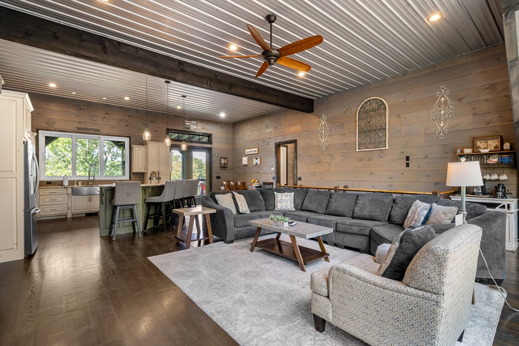 Blue Ridge, Georgia, 30513, United States, 5 Bedrooms Bedrooms, ,4 BathroomsBathrooms,Residential,Active,2031793